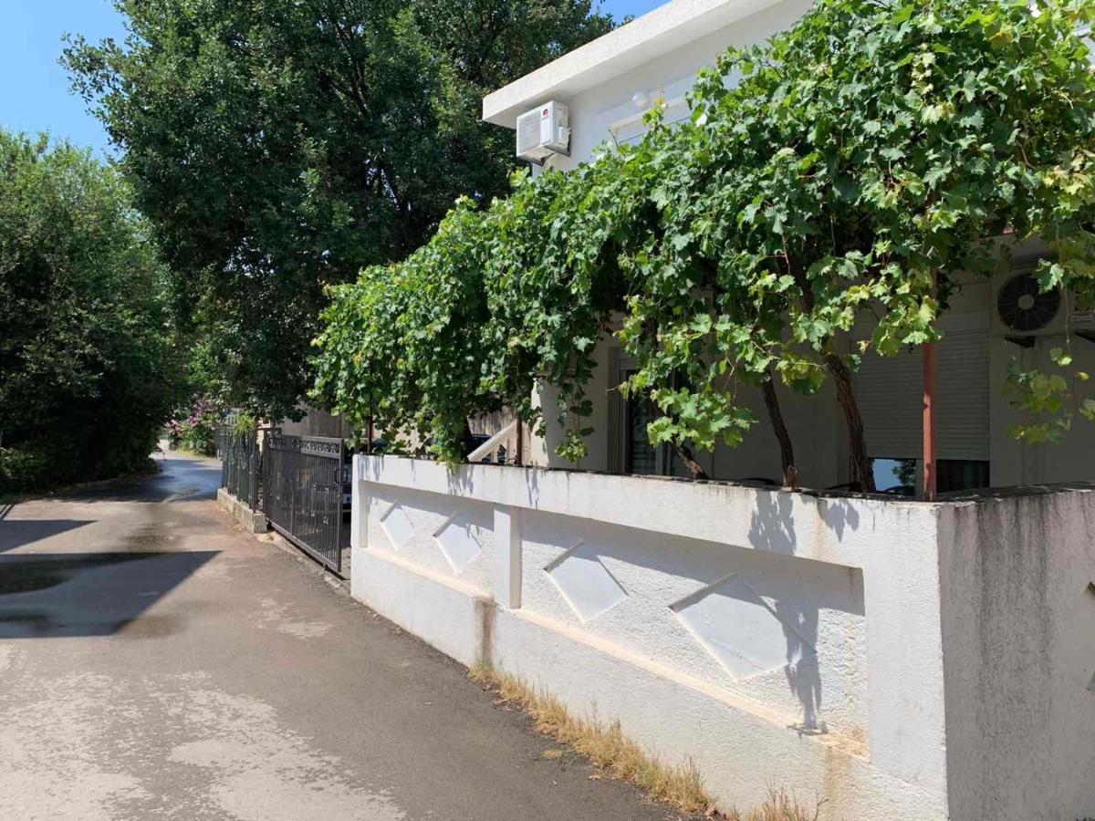 Apartment Danijela Будва Екстер'єр фото